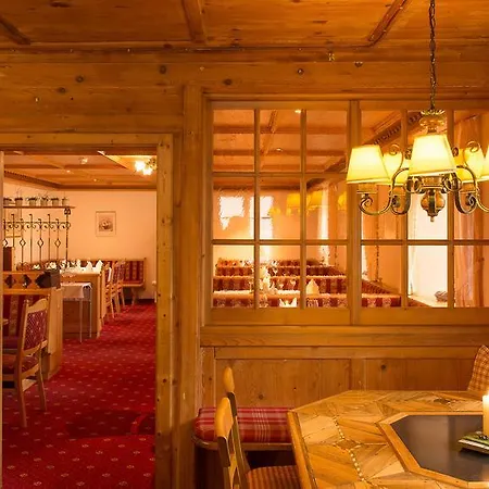 Inn Post 4*