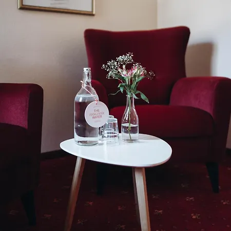 Post 4* ダーラース