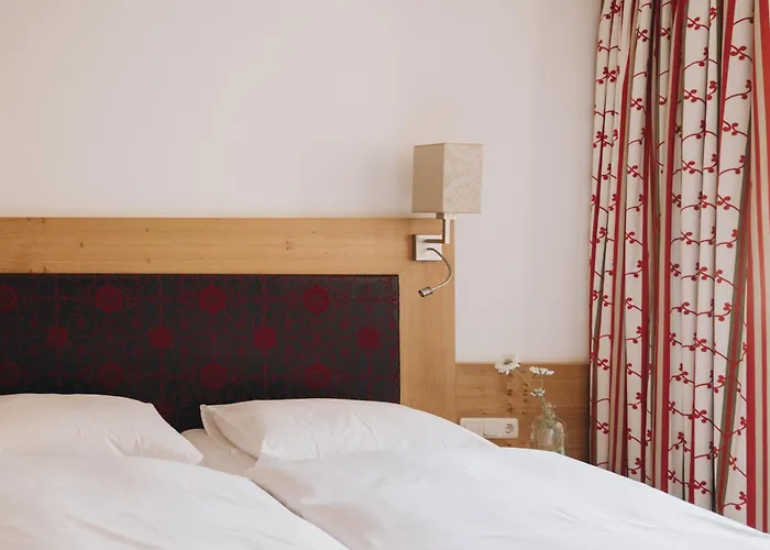 Post 4* ダーラース